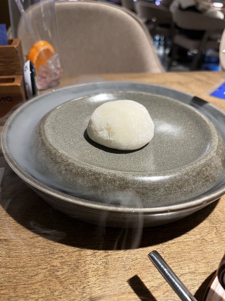 Выгуляла себя с бести <a href="/montrosepride/">повелитель болот</a> в честь предстоящего дня учителя и случайно оставила след на кружке

Красная помада — неочевидный символ осени