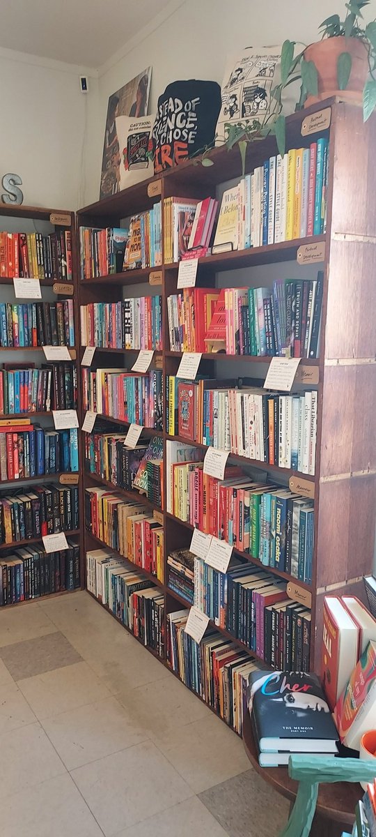 BooksandRosesCo's tweet image. 📚 October is #NationalBookMonth. A time to celebrate the power of reading &amp;amp; the voices that shape our world through #literature. We honor the countless authors whose books remind us of the beauty, strength, &amp;amp; wisdom found in the written word. 
#supportlocalbookstores #readers