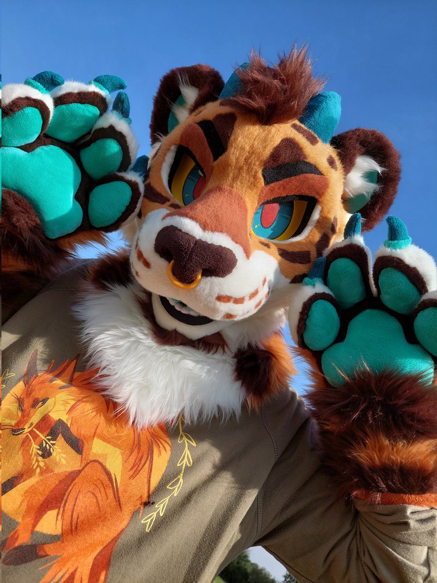 💫The auction for this premade is officially open!

L1nk to the group down below!

✨️The auction closes on the 7th at 18:00 cest

Thank you very much 🥺🍅🐱🙏