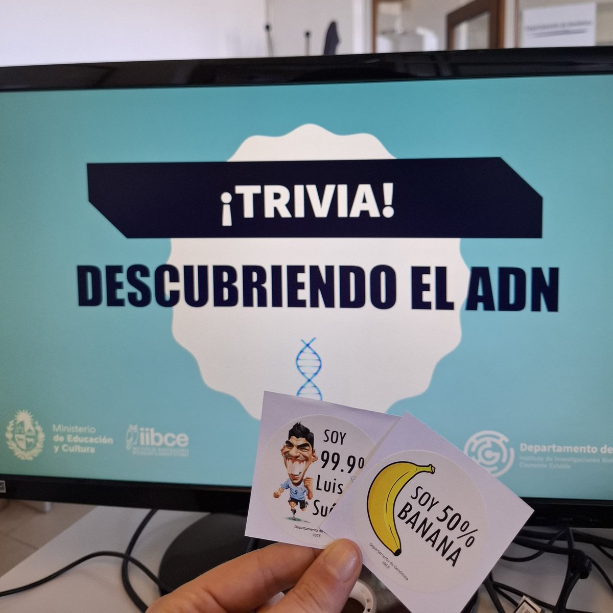 Departamento de Genómica (@genomicaiibce) on Twitter photo ¿Sabías que compartimos el 50% de nuestros genes con una banana? 🍌 ¡Enterate de esto y más en el stand del Departamento de Genómica durante el #IIBCEAbierto! Tenemos trivia, juegos y stickers para vos. ¡Vení a buscar el tuyo! <a href="/IIBCE/">Instituto Clemente Estable</a> ¿Sabías que compartimos el 50% de nuestros genes con una banana? 🍌 ¡Enterate de esto y más en el stand del Departamento de Genómica durante el #IIBCEAbierto! Tenemos trivia, juegos y stickers para vos. ¡Vení a buscar el tuyo! <a href="/IIBCE/">Instituto Clemente Estable</a>