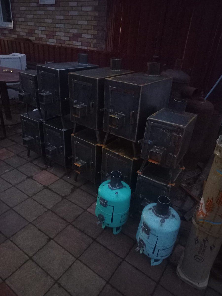 Rootdar's tweet image. #UAaidCrafters
"Carbon Monoxide" workshop keeps on making stoves for soldiers. It is crucial to support our amazing volunteers.

If you consider donating to the Ukrainian craftsmen, please, check the quoted tweet for Ihor's details! ⤵️
