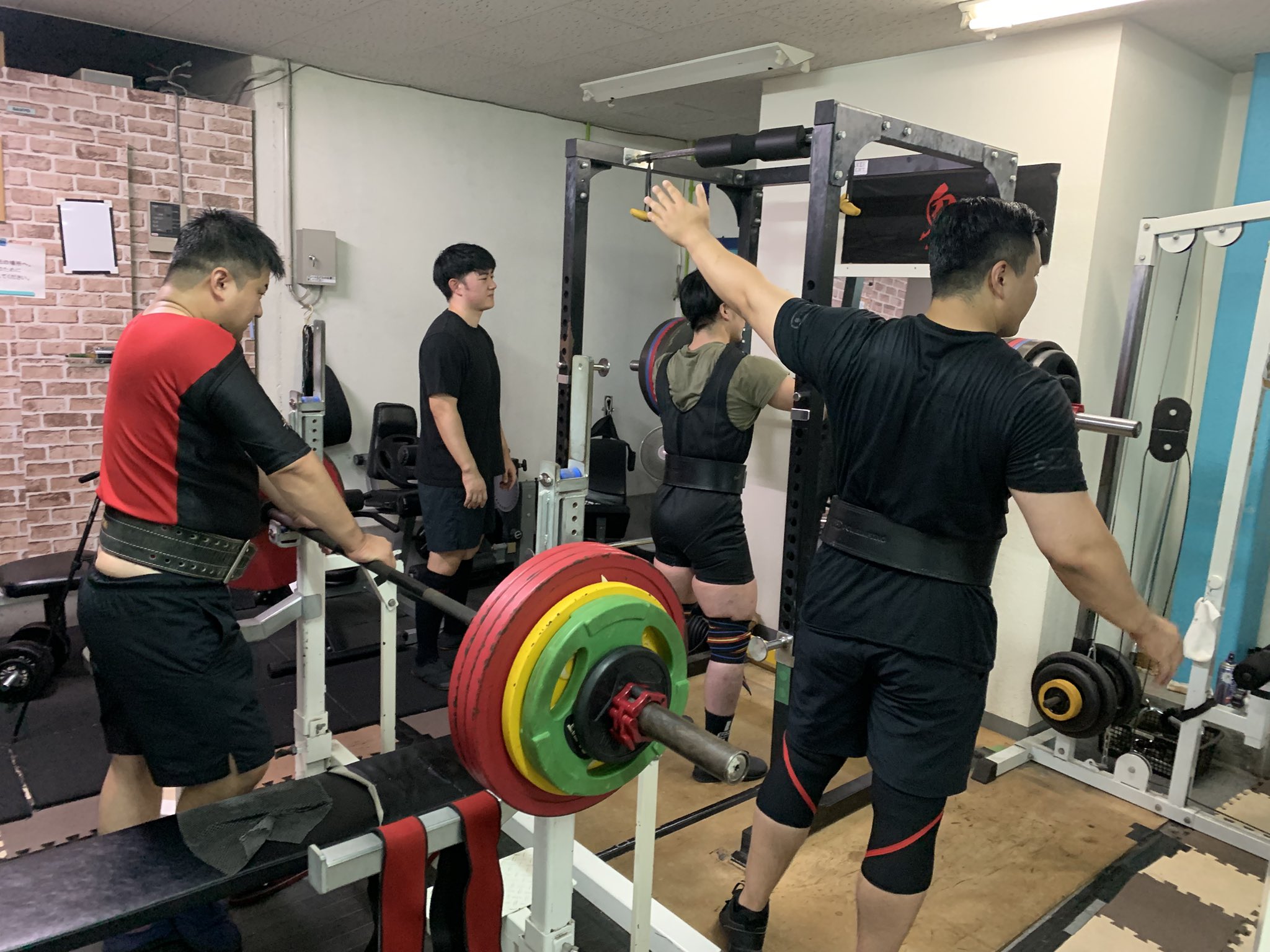 8suki gym ヤスキジム【ベンチプレス・パワーリフティング】 on