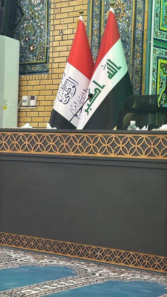 ِعِرَاقِيُّونَ صَدرِيُّونَ فَأَنَا وَأَصحَابِي،
لَا شَرقِيُّونَ وَلَا غَربِيُّونَ، وَلَن يَحكُمَ فِينَا ابنُ الدَّعِيِّ كَائِنًا مَن كَانَ.

َالْعَينُ صَوبَ النَّجَفِ “مَصدَرُ القَرَارِ” "الأَوَّلُ وَالأَخِير."