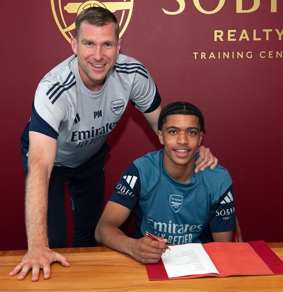 DailyAFC's tweet image. 🗣️ Victor Ozhianvuna: “Delighted to have signed for this amazing club that I have supported since I was a boy excited to get started. Thank you to everyone who has helped me get here and thank you God for everything you&apos;ve done for me.” ❤️🙏