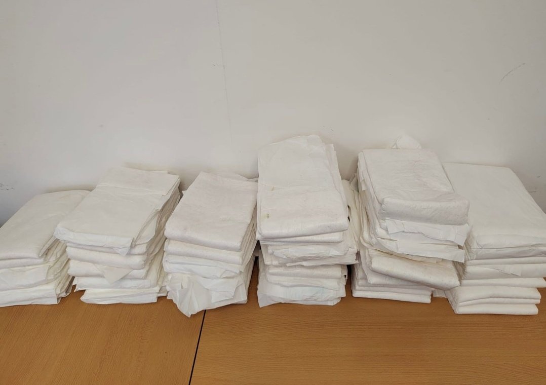 Se acuerdan cuando Espert  donó 30 PAÑALES a un hospital, narco hdp no tiene verguenza kjj