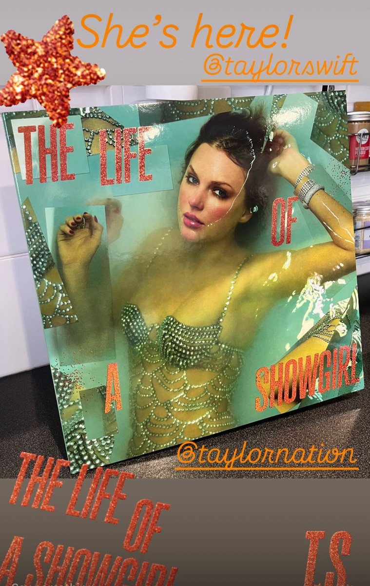 SammyCruse98's tweet photo. SHES HERE!❤️‍🔥❤️‍🔥 #TSTheLifeOfAShowgirl @taylornation13 @taylorswift13 https://t.co/6pVVvDSzEK