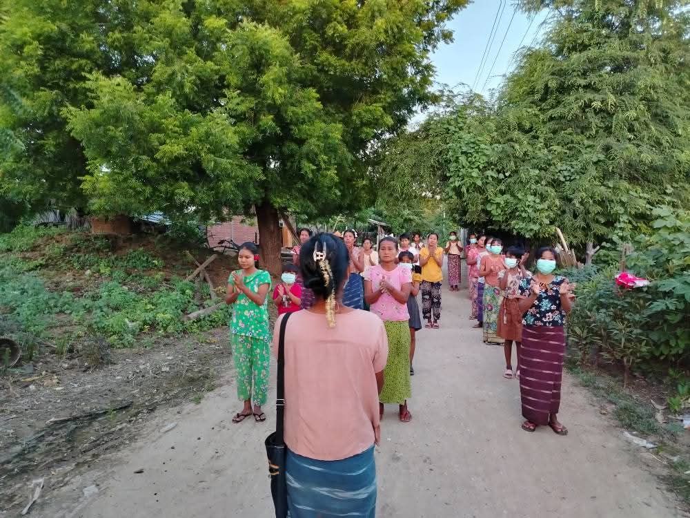 naingnaingaung's tweet photo. The"This Revolution Has No Turning Back" protest column in Sagaing Region continues its peaceful demonstrations today. They stand firm, displaying posters that read: "Don't legalize murder with your vote."
#SagaingProtest
#2025Oct3Coup
#WhatsHappeningInMyanmar https://t.co/X6WMVy8vN2