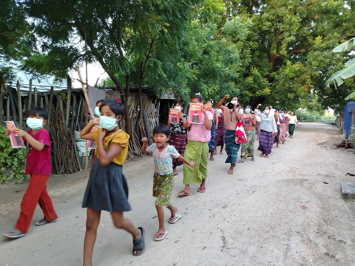 naingnaingaung's tweet photo. The"This Revolution Has No Turning Back" protest column in Sagaing Region continues its peaceful demonstrations today. They stand firm, displaying posters that read: "Don't legalize murder with your vote."
#SagaingProtest
#2025Oct3Coup
#WhatsHappeningInMyanmar https://t.co/X6WMVy8vN2