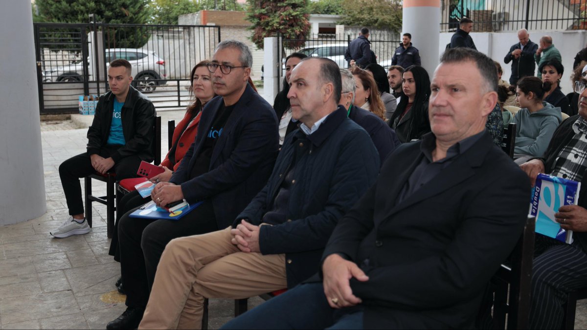 albania_unicef's tweet photo. Together with DepMayor of Kavaja, @EUinAlbania & #MoHSP representatives, we visited the “TOK” center in Kavaja to witness the support for children, youth, women & families. Through #EU4SocialCare, the municipality and #DARC NGO are working together for inclusion & empowerment. https://t.co/iHtB4cb02v