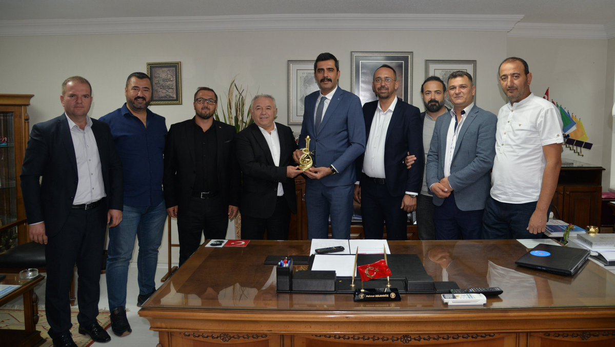 Kayseri Şube yönetimi ve Temsilcileri olarak Genel Merkez Yönetimini ziyaret ederek Hayırlı olsun temennisinde bulunduk.Çok samimi bir ortamda hoş sohbet oldu .Genel merkez yöneticilerimize sahanın beklentilerini ilettikSamimi duygularla yol haritalarından bahsettiler.