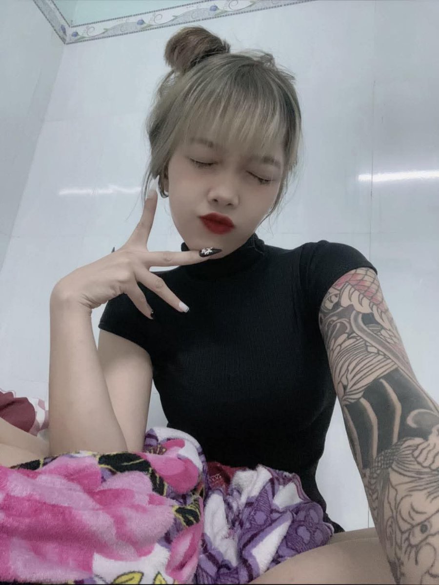 khmerChip's tweet photo. Ngủ đi, biết là ủng hộ rồi mà nhìu quá call không hết https://t.co/39r1aE45Qn