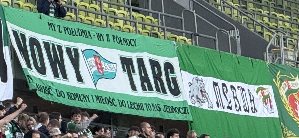 operator_taczki's tweet photo. Ktoś pytał ostatnio k flagę Nowy Targ to jest 😉 #LGDWPŁ #LechiaTwitter https://t.co/ykemsryi7q