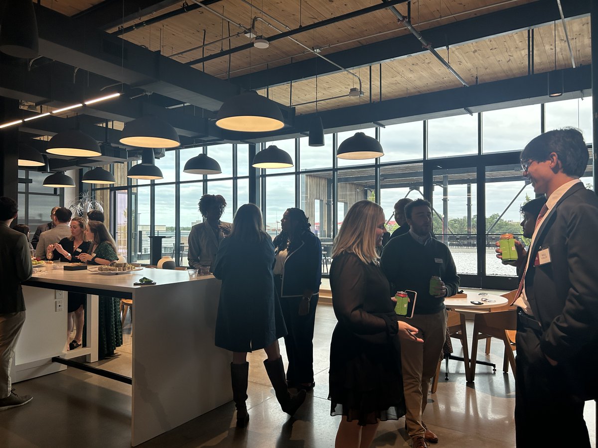 RobinsonGraySC's tweet image. Another evening of Cocktails &amp;amp; Conversations is in the books! We enjoyed hosting students from @UofSCLaw  for a program that combined practical guidance with plenty of networking and fun.

We loved meeting such impressive students and can’t wait to see all they accomplish!