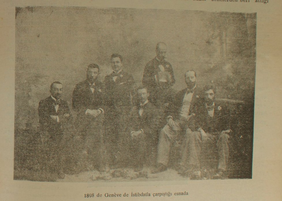 BahadinHawar's tweet photo. A few rare photos of Doctor Abdullah Cevdet in içtihat 358.
Hinek wêneyên Abdullah Cewdet yên balkêş. https://t.co/4AfzftjdjD