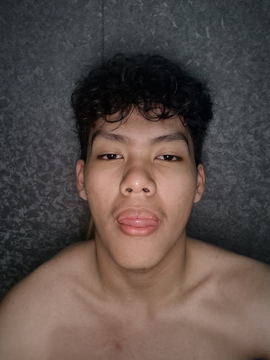 daffafputra2's tweet photo. "baru beres mandi" but talk to who?:) https://t.co/EPhaAu0X4K
