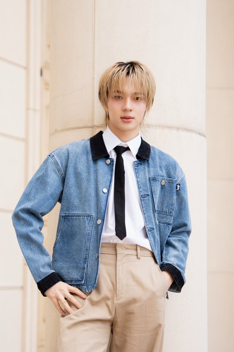 ‘นุนิว ชวรินทร์’ Level Up! นี่แหละเติมไฟการเป็นศิลปินทำสำเร็จงานโกอินเตอร์ เดบิวต์ซิงเกิลเกาหลี ‘Leave Me With Your Love’

อ่านเพิ่มเติม >> facebook.com/share/p/163AUR…

#NUNEW1STKOREASINGLE
#LeaveMeWithYourLove
#NuNew #NuNew_LMWYL 
#NuNewDebutShowDay