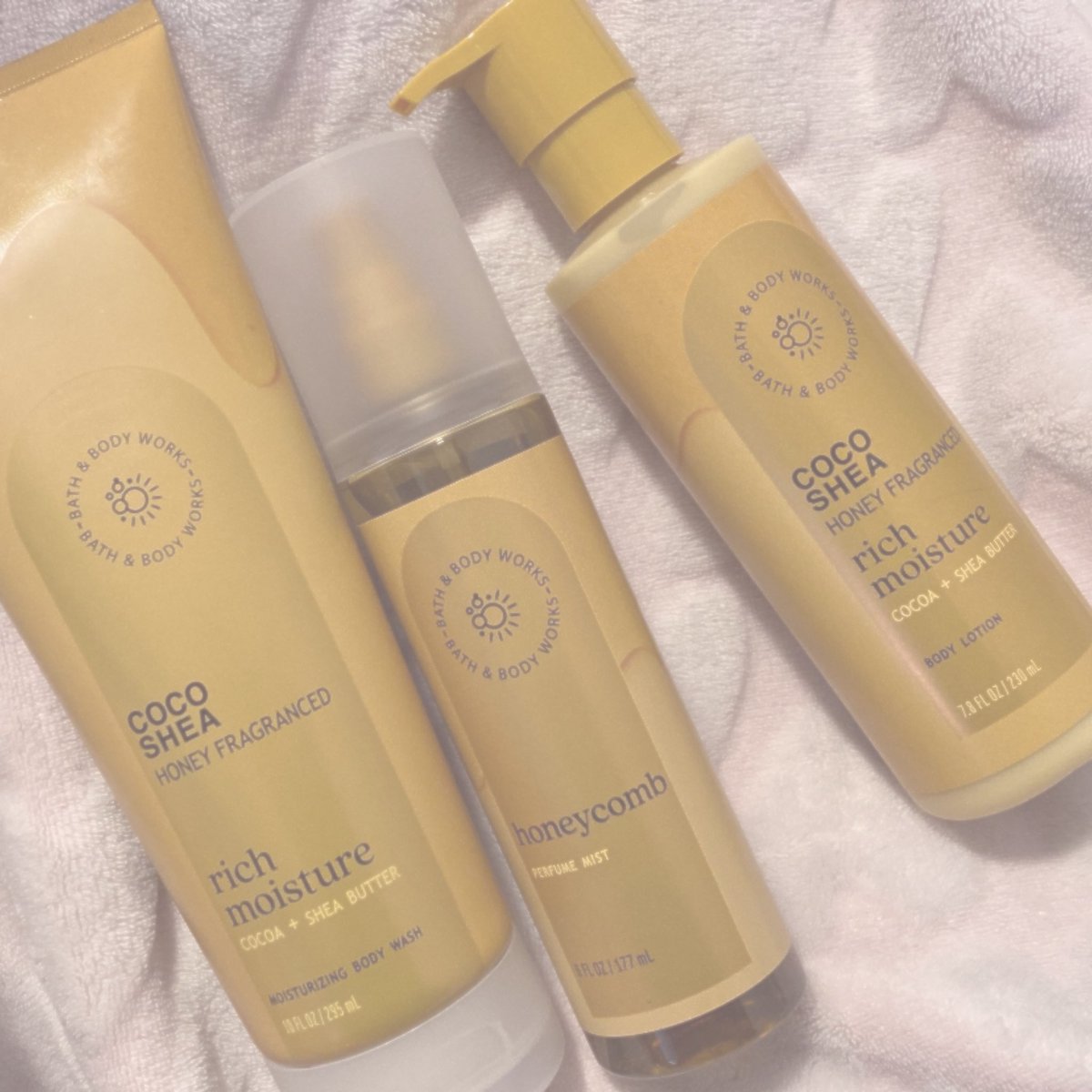 punzie  is  a  busy  bee!  bzzz  bzz 🍯🐝