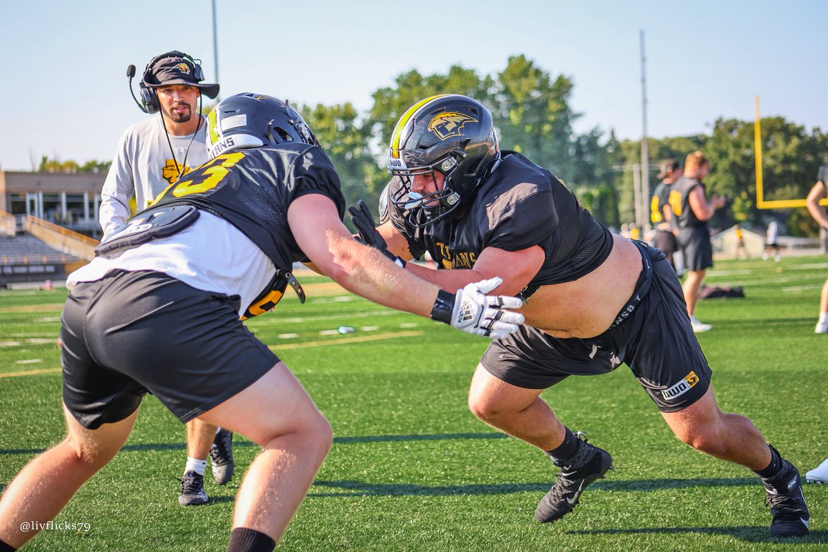 UWOFootball's tweet image. WIAC-READY⚡️ 

#O2HVE6AS | #NOW