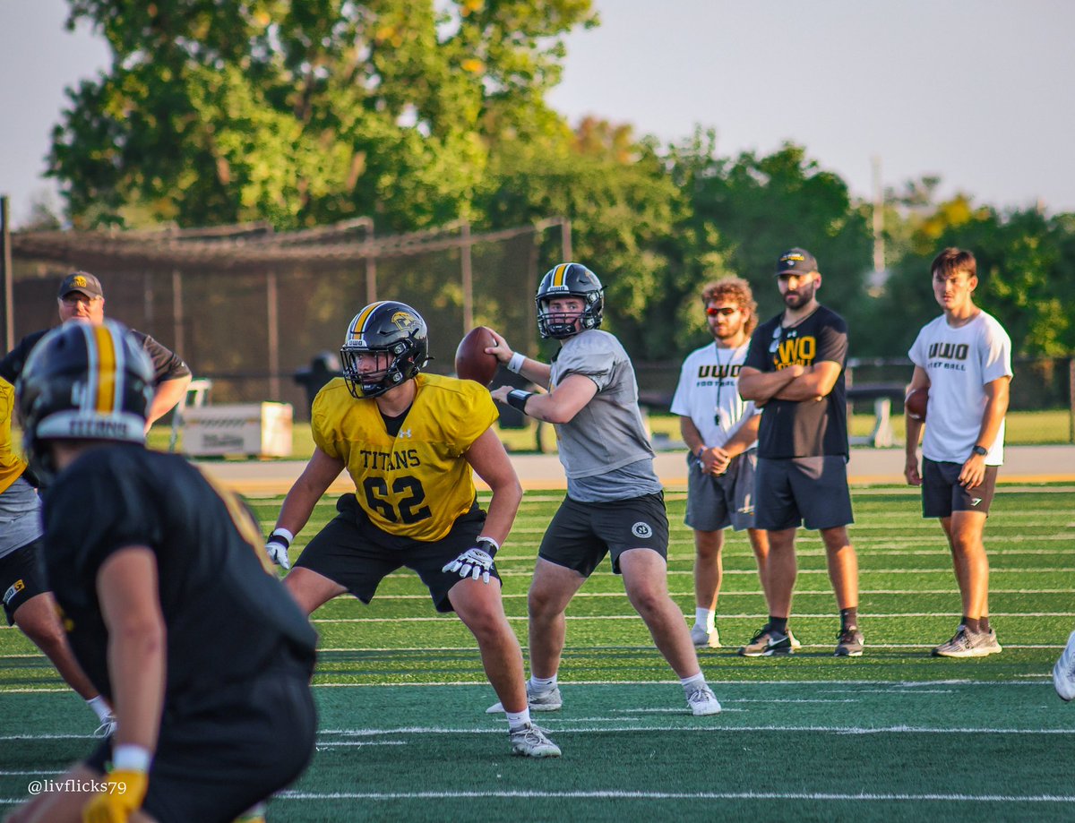 UWOFootball's tweet image. WIAC-READY⚡️ 

#O2HVE6AS | #NOW