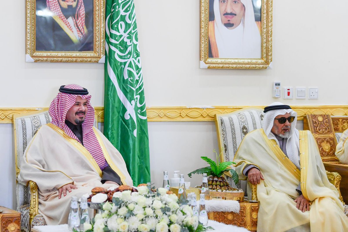 ey_iot's tweet image. الأمير #سلمان_بن_سلطان، شيخ الخماعلة من المنابهة من عنزة الشيخ غالب بن صياح بن عوض الخمعلي العنزي.