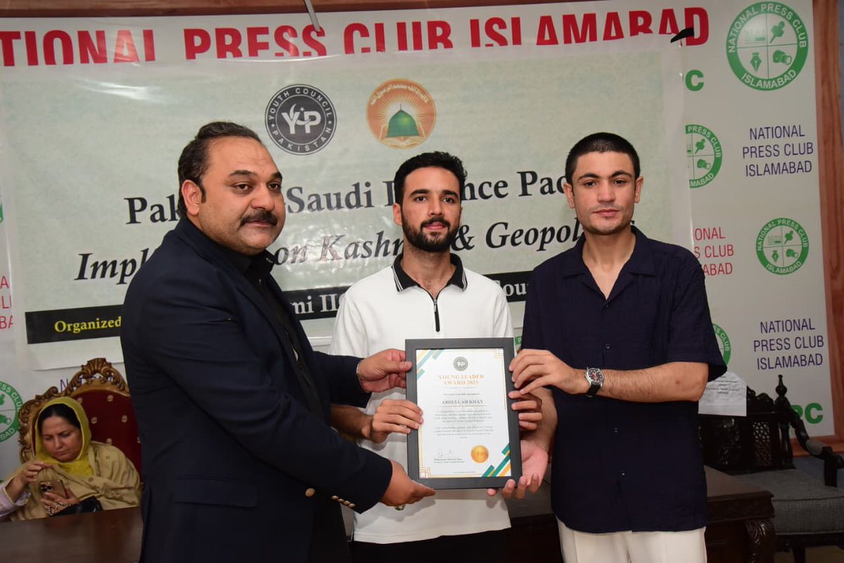 YouthCouncilPK's tweet photo. Youth Council Pakistan recognises individuals who have served with exceptional commitment, dedication, and impact over the past three years.
#YoungLeaderAward2025 #YouthCouncilPakistan #LeadershipExcellence #DedicationInAction https://t.co/Wyq1k0q3GV