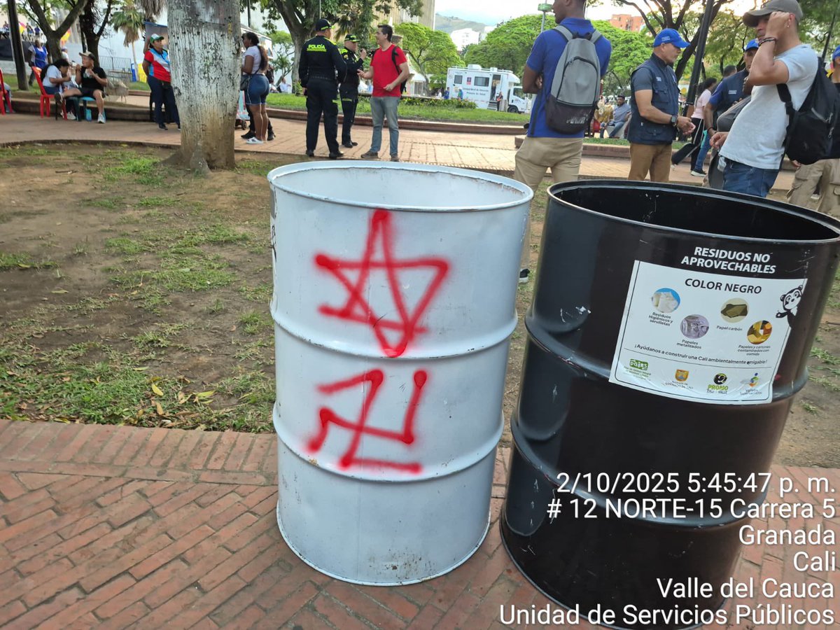 A_PipeCardona's tweet photo. @IsabelVeraZa Está basura de Isabel Vera vandalizó todo https://t.co/6wfMmYwlUm