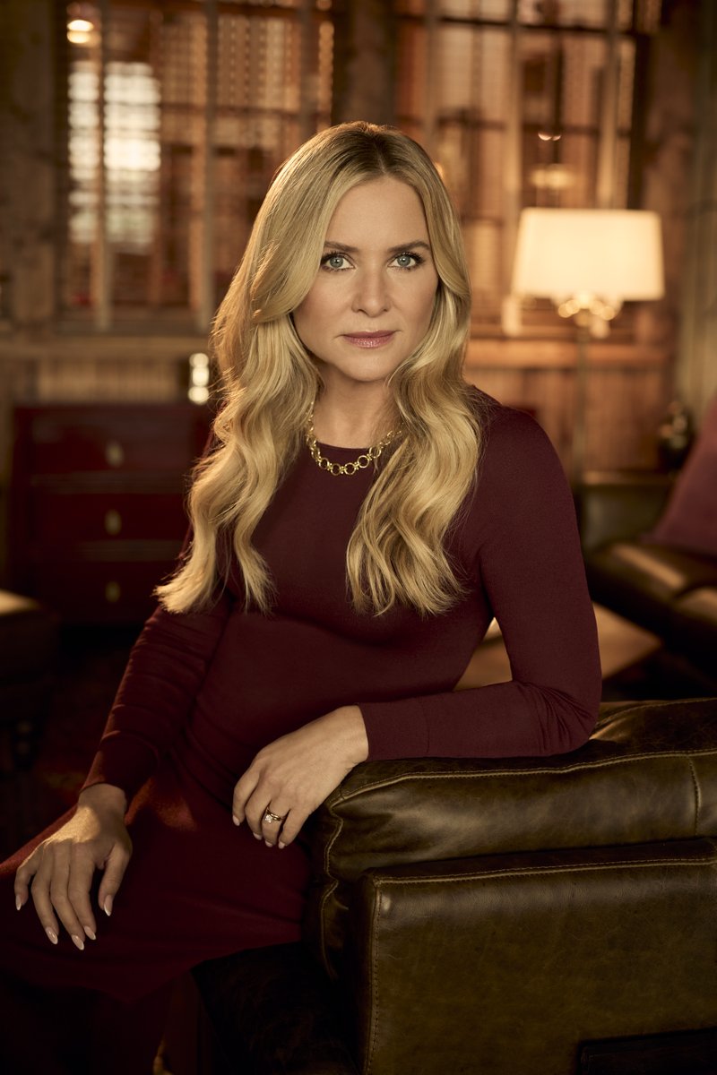 911nashville's tweet image. Jessica Capshaw is Blythe Hart. #911Nashville