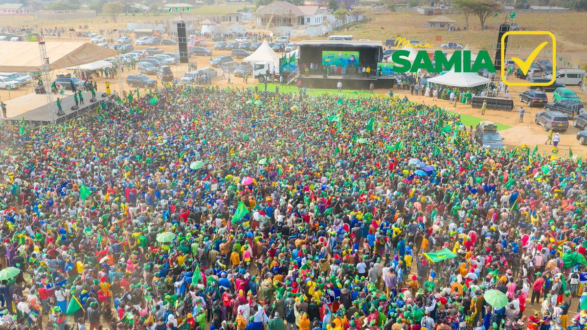 SuluhuSamia's tweet photo. Tunamshukuru Mwenyezi Mungu tumewasili salama Mkoa wa Manyara na kuanza kampeni zetu katika Wilaya ya Hanang. Kila tunapopita tumeendelea kushuhudia ukubwa na kukubalika kwa Chama Cha Mapinduzi (CCM) kwa wananchi, kutokana na makubwa yaliyofanyika kwao, na yale ambayo tunakusudia kufanya.

Ahsanteni sana wananchi wa Hanang. Imani yenu kwa CCM ni nguvu kwetu na deni ambalo tutalilipa kwa uaminifu, kwa kuendelea kupanga na kutekeleza mipango inayoboresha maisha ya kila mwananchi na kuimarisha zaidi Taifa letu.