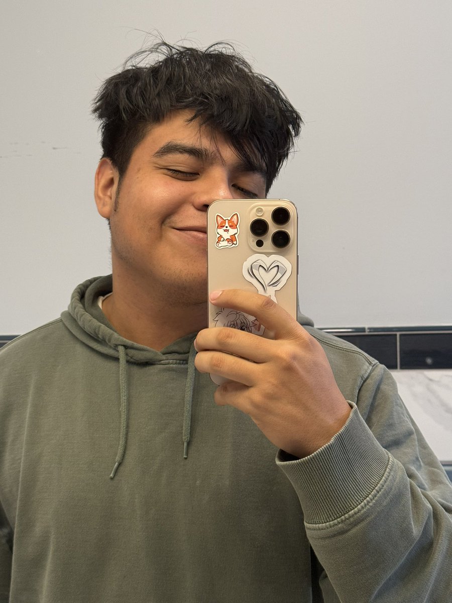 Liquid01hp's tweet photo. Is messy hair a vibe or nah https://t.co/eaT3a52eym