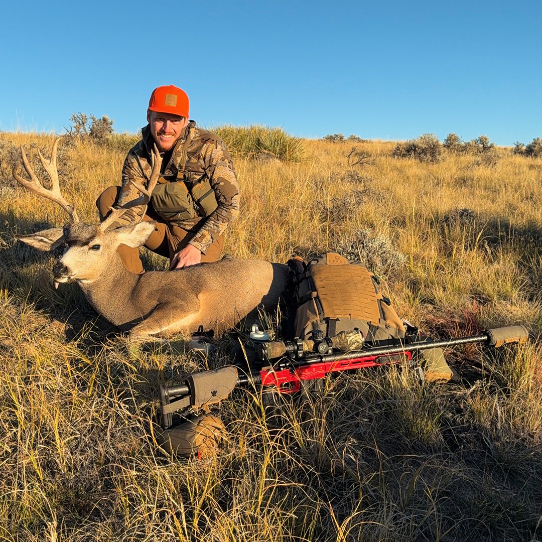 theFEROXGear's tweet photo. I found this guy a few days before the season and was able to locate him again about a mile and a half from his original spot. I was able to place an amazing shot with the 300 WSM at 310 Yards. #FEROX #FEROXGear #happyhunting #muleyfreak #muledeer #staysavage #bedefiant #livewild https://t.co/XgDRShe5uh