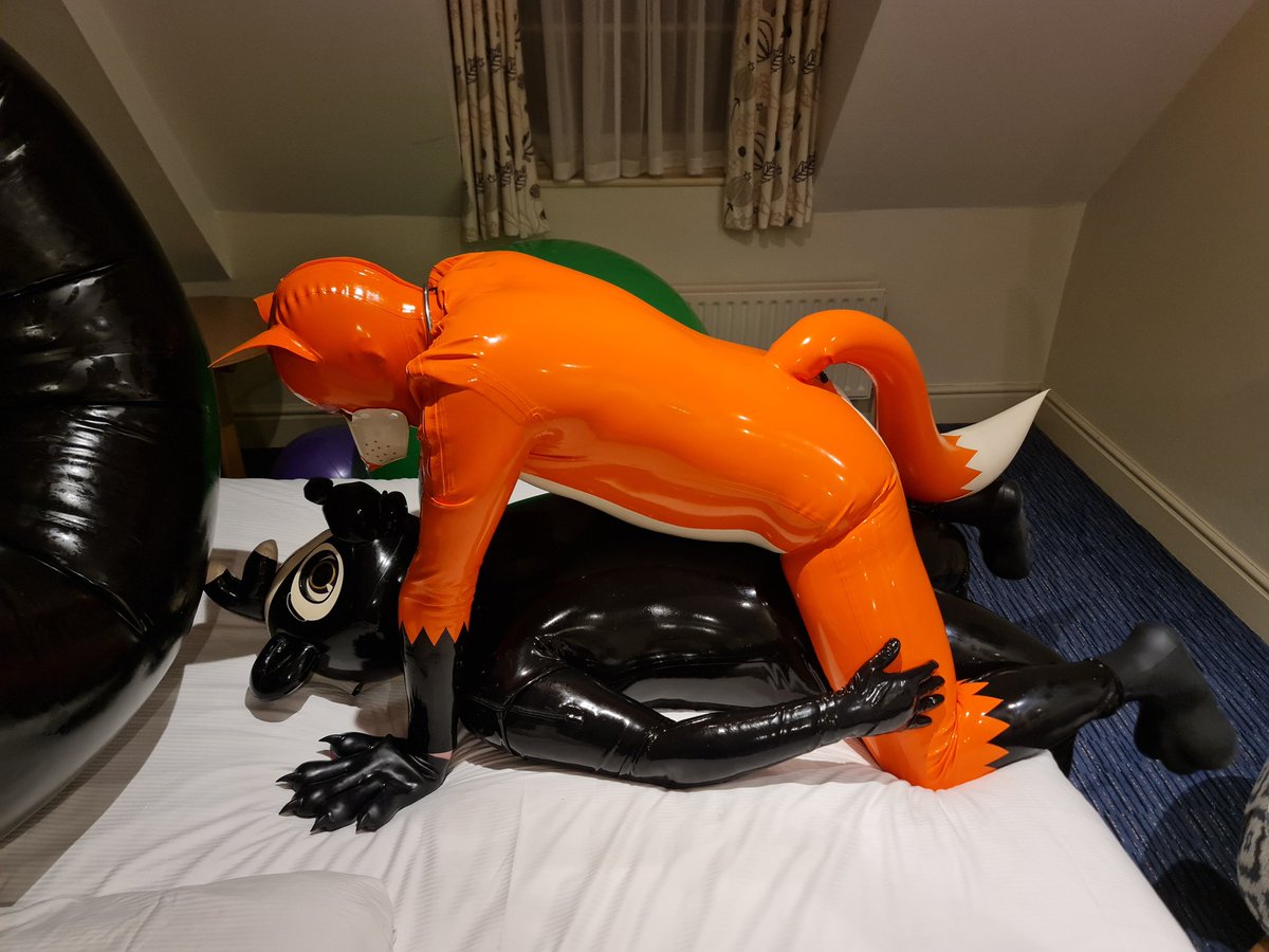 I got to spend some quality time with <a href="/KlagaSkunk/">klagaskunk.bsky.social</a> 

📷 <a href="/leinirtoo/">Leinir Turthra</a>