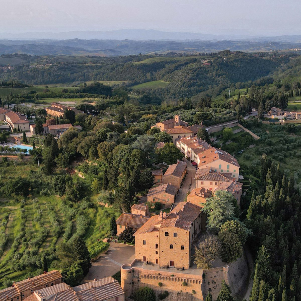 Live the charm of Castelfalfi, a medieval village in the heart of Tuscany. Book a stay with the ABC rate and enjoy special benefits at Il Castelfalfi Preferred LVX.