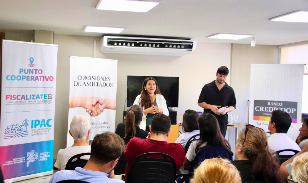 IpacProvincia's tweet photo. 📚En el Banco CREDICOOP, junto a la Comisión de Asociados se presentó el “Programa Fiscalízate” y se realizó la clínica de cumplimiento participativo, una herramienta que garantiza transparencia y documentación en condiciones para acceder a las líneas de financiamiento y crédito. https://t.co/mgktUeRkQg