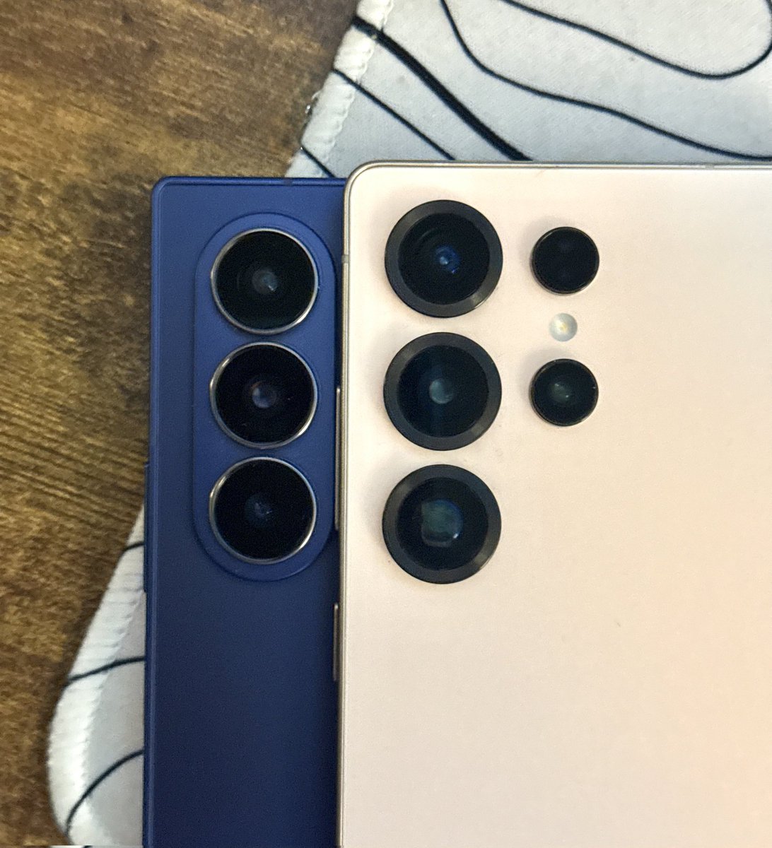 Tech_Marcell's tweet image. Do you also find these camera rings strange?