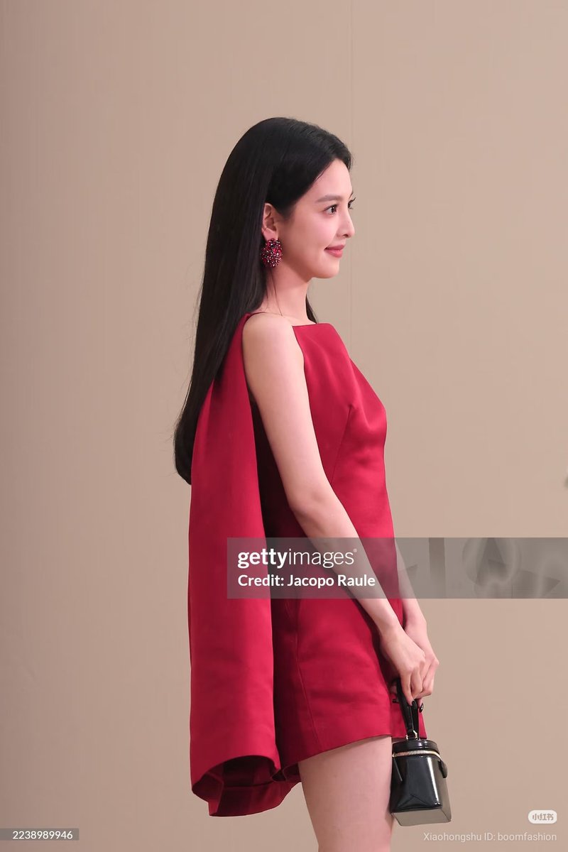 daisydiary916's tweet image. ถ้ารอด #Gettyimage คือรอดหมด แล้วนี่ไม่ใช่แค่รอดอ่ะแต่คือโคตรดี ทำอะไรหนูจิ๋วไม่ได้ซักนิด ❤️ #zhangruonan #จางรั่วหนาน #ParisFashionWeek #GivenchyBrandAmbassador #GivenchyXZhangruonan