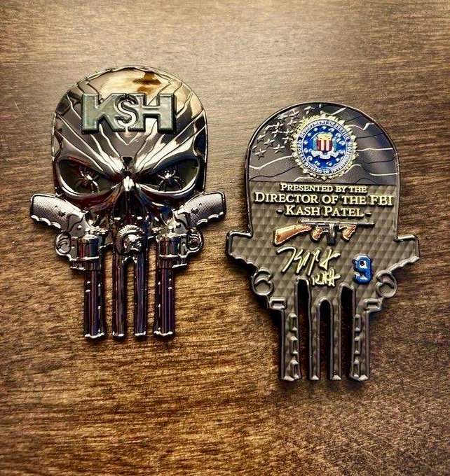 DariusJedburgh's tweet image. The Punisher inspired Challenge Coin by @FBIDirectorKash @Kash_Patel is pretty much the coolest thing in existence right now ...
ps - dat tommy gun
