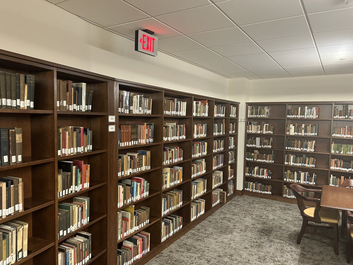 Last week in Indianapolis: stimulating academic discussions &amp; a personal highlight—seeing Michael Oakeshott’s library! 📚 Reading his notes &amp; archival material was an unforgettable moment for my own intellectual journey. #AcademicLife #Oakeshott