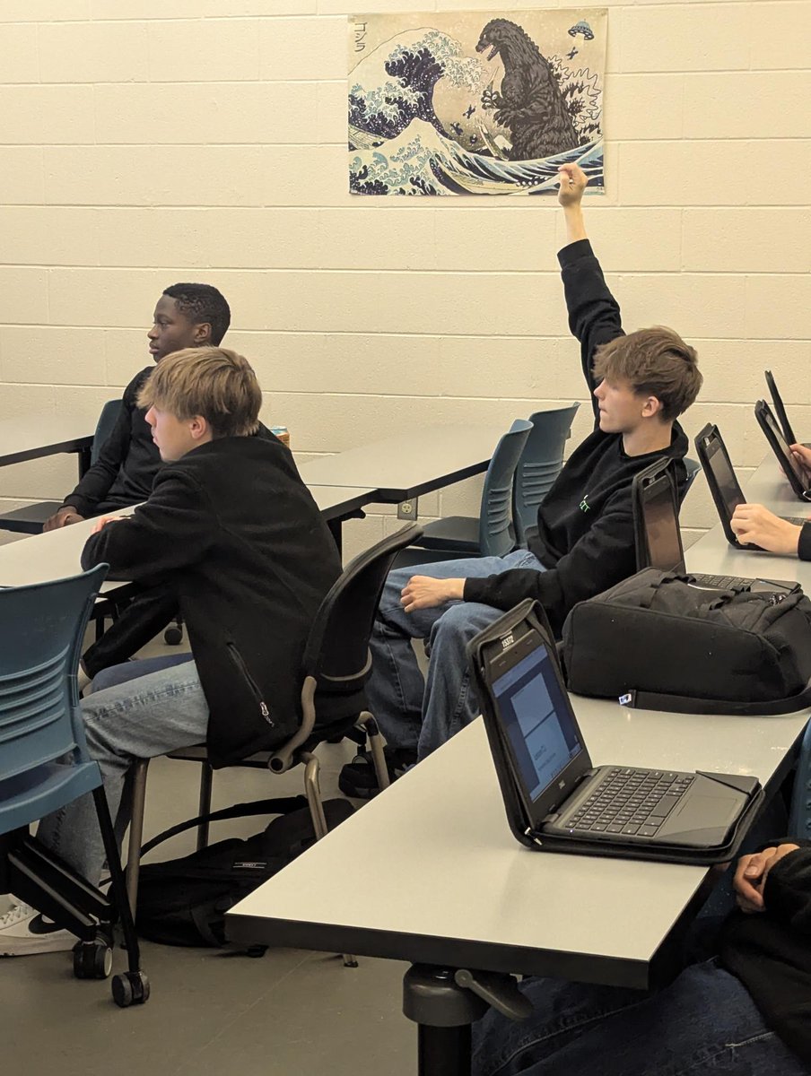 cteclickingco's tweet image. Lecture time in the Cybersecurity & Information Technology program.