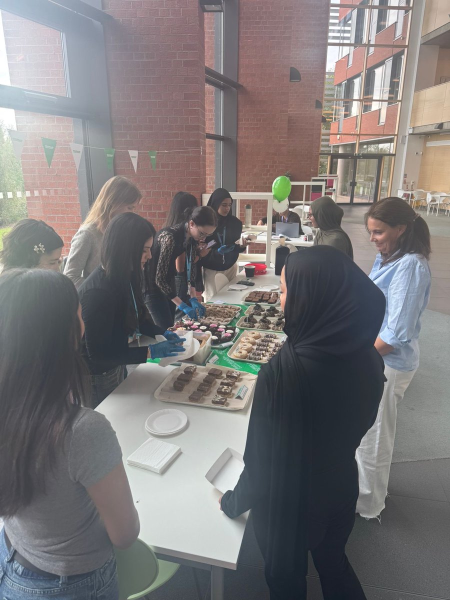 Kimberley College tweet media