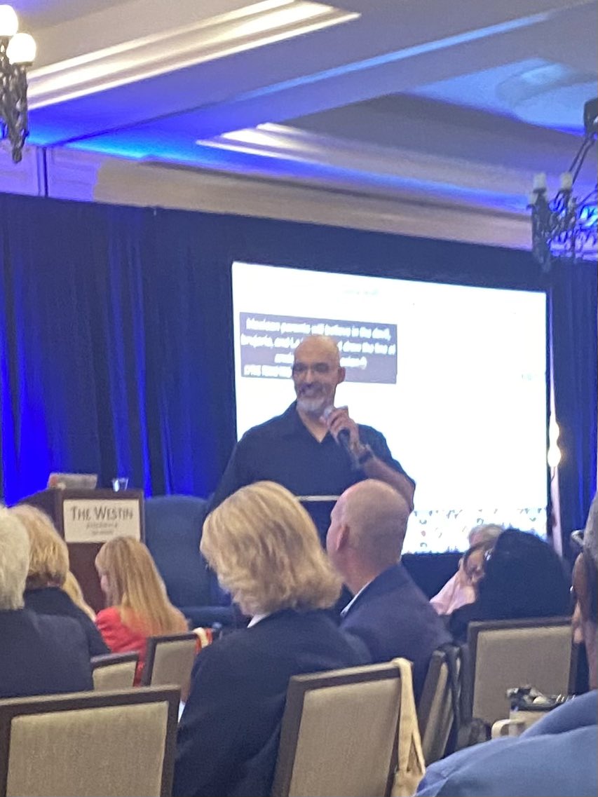 Florinda Bernal tweet media