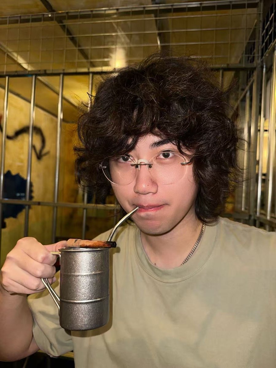 CigaCase tweet media