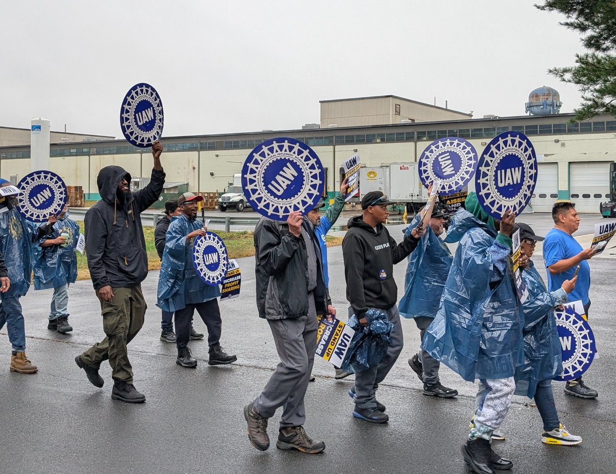 BREAKING: UAW members at Cummins in Bloomfield are on STRIKE!

Instead of negotiating a fair contract, management has interfered with the federal labor rights of its employees by committing multiple unfair labor practice violations during the course of negotiations.

<a href="/UAWRegion9A/">UAW Region 9A</a>