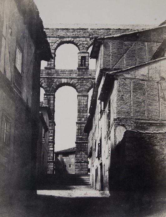 Uno de los primeros fotógrafos que, a mediados del siglo XIX, se iniciaron en el calotipo y exploraron sus opciones tanto documentales como artísticas fue Charles Clifford.

<a href="/Museo_unav/">Museo UNAV</a> exhibe su Álbum Monumental de España: tinyurl.com/4uvs3uc2