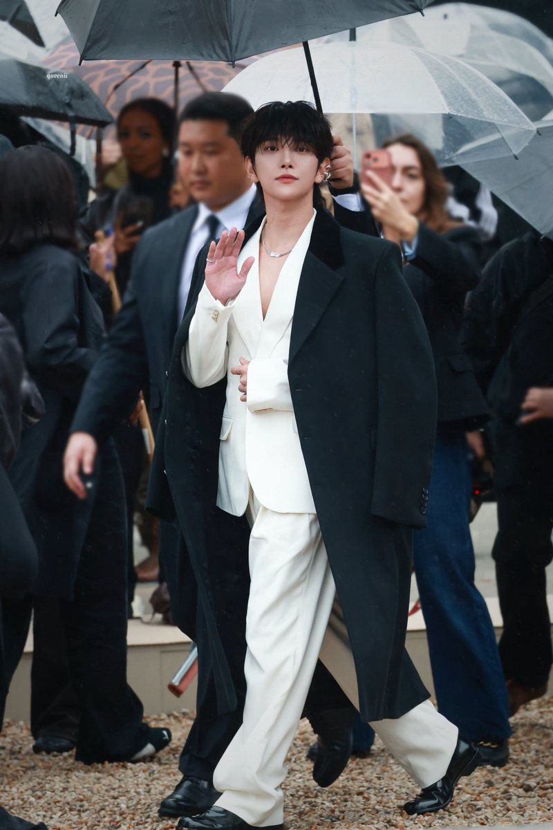 251003 GIVENCHY
#JOSHUA #조슈아 #세븐틴 #SEVENTEEN
#JOSHUAxGIVENCHY 
#GivenchySS26 #ParisFashionWeek 
<a href="/pledis_17/">세븐틴(SEVENTEEN)</a> <a href="/givenchy/">Givenchy</a>