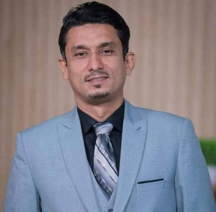 أنا للامانه فخور بالاعلامي وليد باكداده إلي يفتخر فيه من أبناء الجنوب العربي يقول كلمة حق بهذا الصحفي العملاق ويستحق التحيه والتقدير والاحترام #عدن_المستقلة