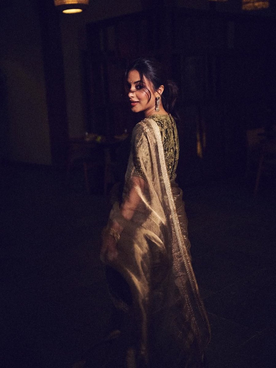 DreamerT96's tweet image. #PAM #PriyankaArulMohan 
Jolikura face beauty 😍