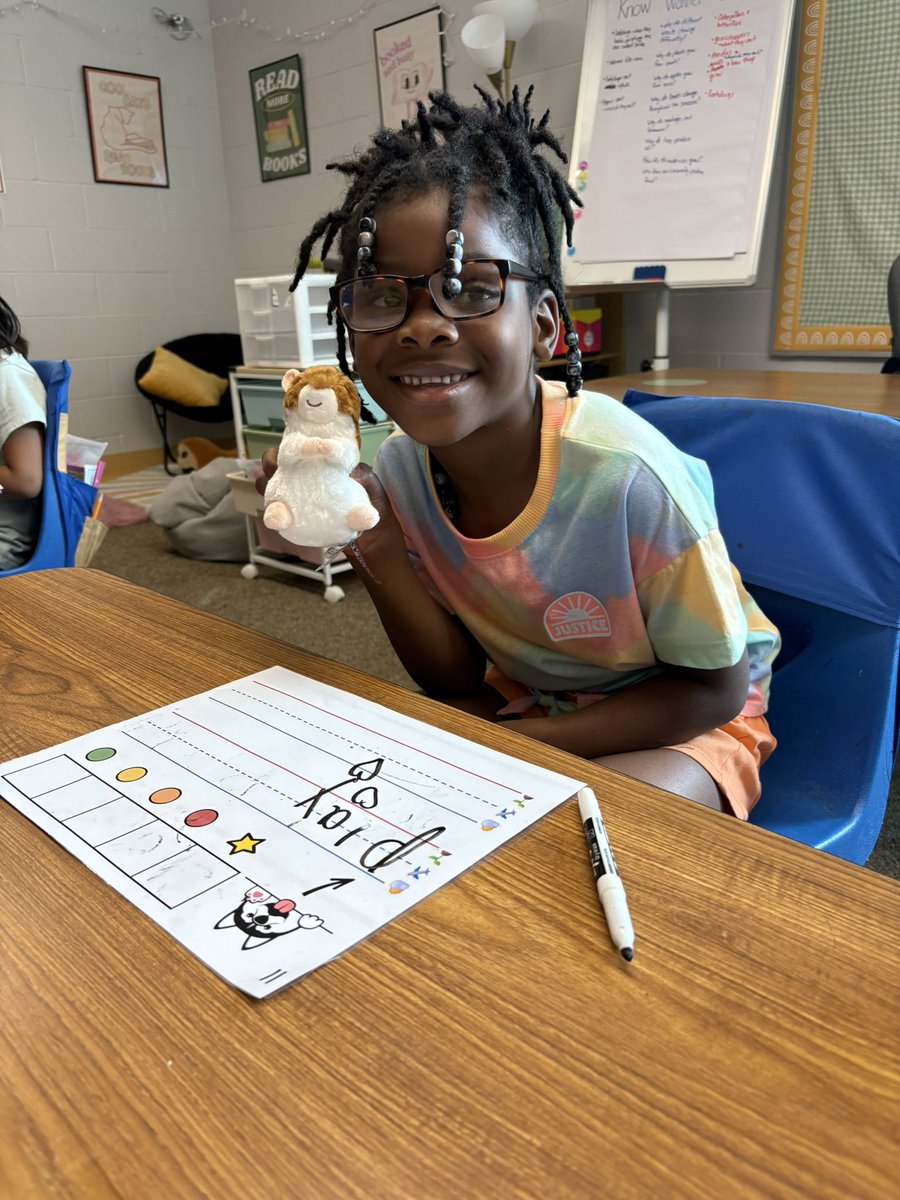 MsDormann's tweet photo. Every day I have a #TrustyHusky be Humphrey’s Helper. Their job is to teach Humphrey our new high frequency words! 😊 #CPSbest https://t.co/ouL2UCZ1Gv