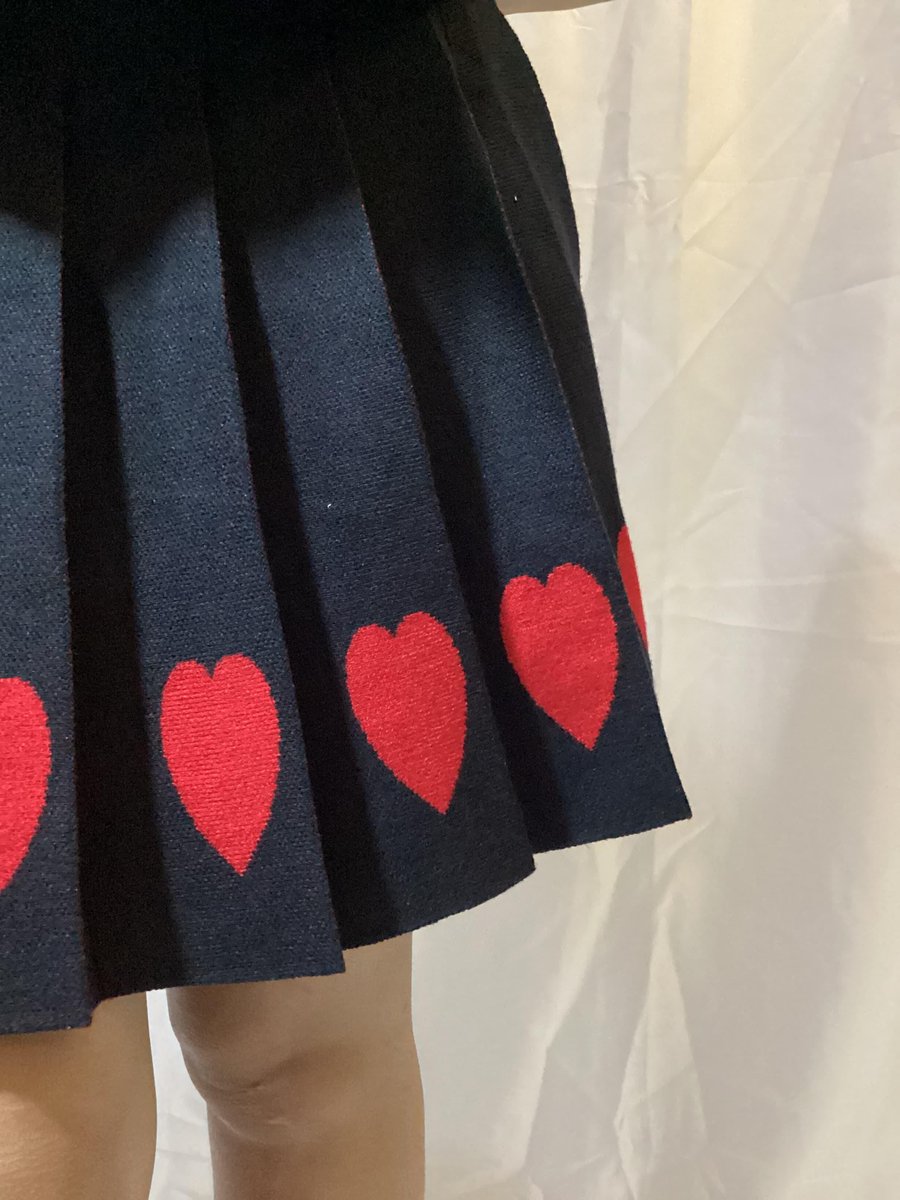 lunarberbinar's tweet image. Hai aku mau preloved mini skirt baru dipakai dua kali untuk tugas fotografi. bahannya rajut lembut. ukuran all size, pengiriman hanya lewat shopee ya! btw aku lokasinya jakarta utara.

#preloved #miniskirt #prelovedrok