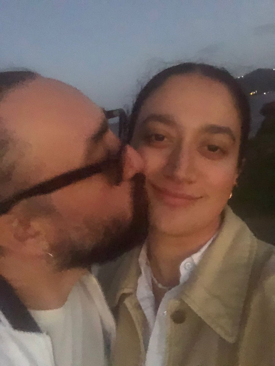 Yazımız kapılsa da hüzne, takvimlerimiz artık hep bahar🍀
#ekim #güz #vona #yason