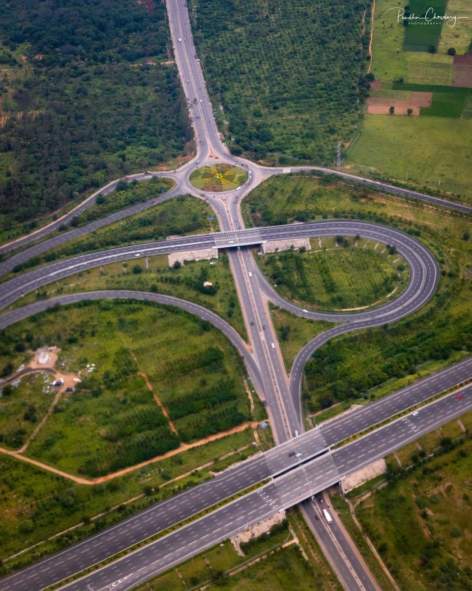 revanthreddy_67's tweet image. కాంగ్రెస్ అనవాళ్లు 🧡🤍💚
Thank You Congress 
Outer Ring Road ORR
#HyderabadCongress
